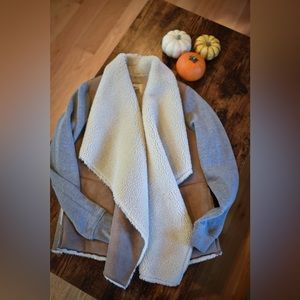 Billabong Jacket, size Small, faux shearling